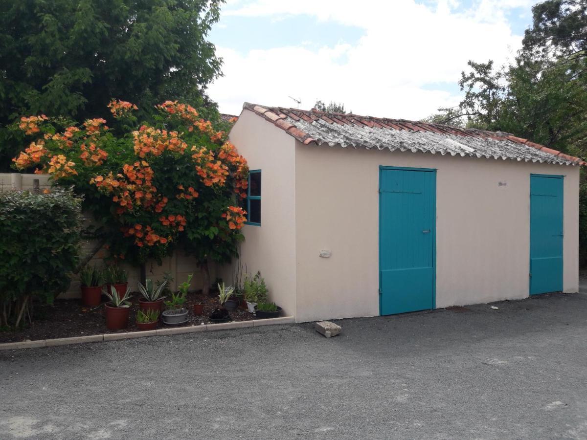 Le Logis De Lange Apt Les Aigrettes Saint-Hilaire-la-Palud Exterior photo
